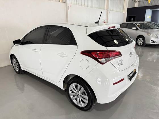 HYUNDAI HB20 1.6 COMFORT PLUS 16V FLEX 4P AUTOMÁTICO
